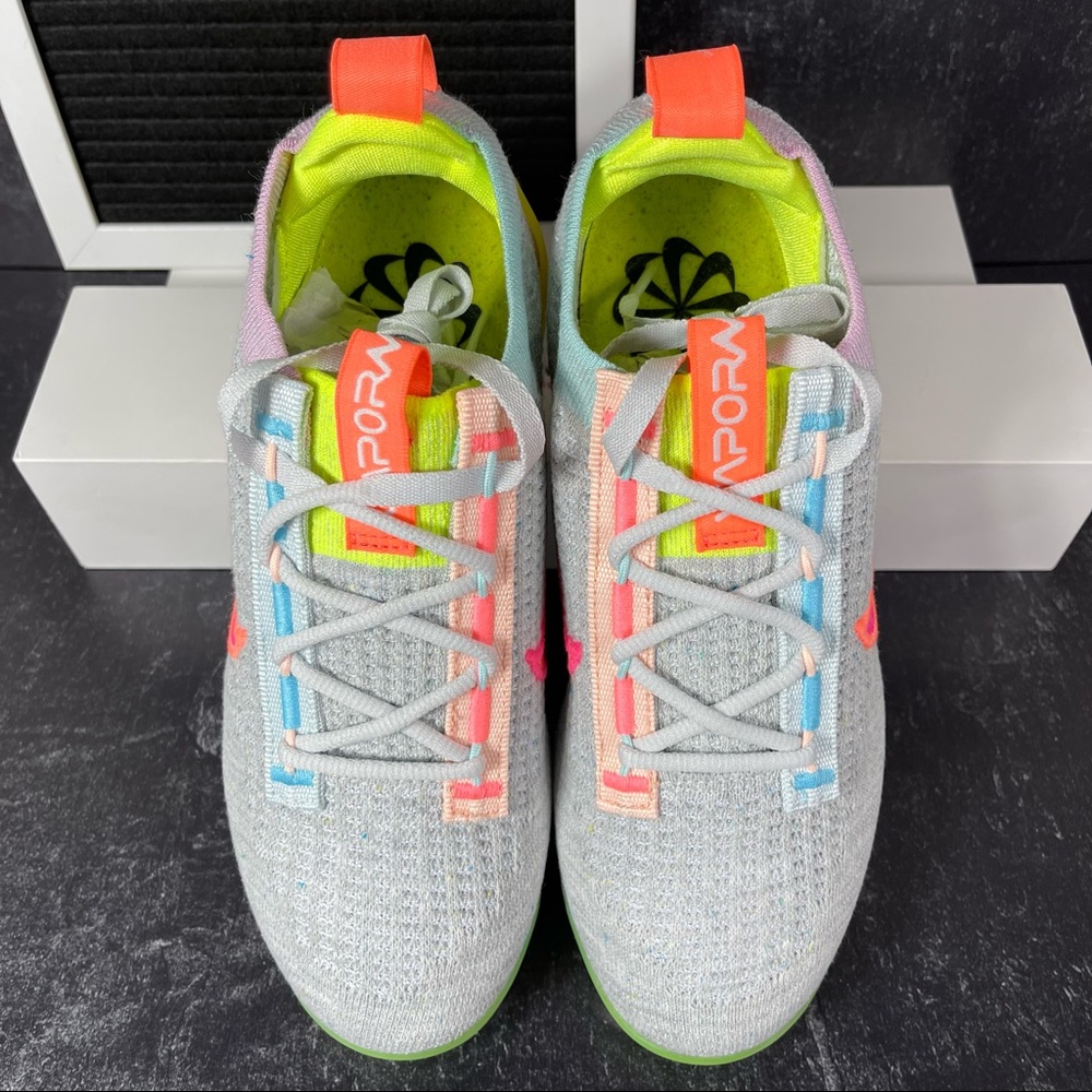 NIKE AIR VAPORMAX 2021 FLYKNIT NEON WOMENS RUNNING SHOES SIZE 5.5 GRAY NEW - Picture 2 of 10
